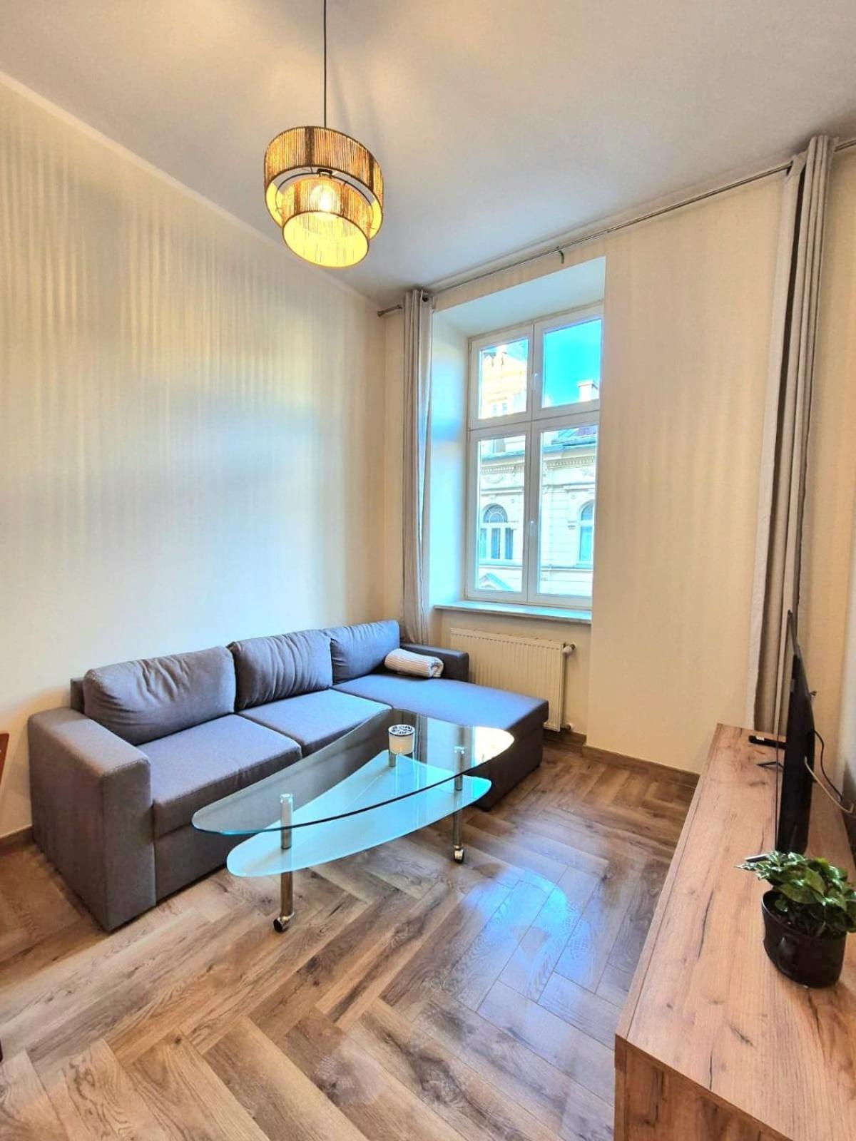 Domino Apartament- Dworzec Pkp Apartment *